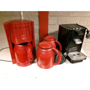 Koffiezetapparaat met 3 thermoskannen en 1 senseoapparaat
