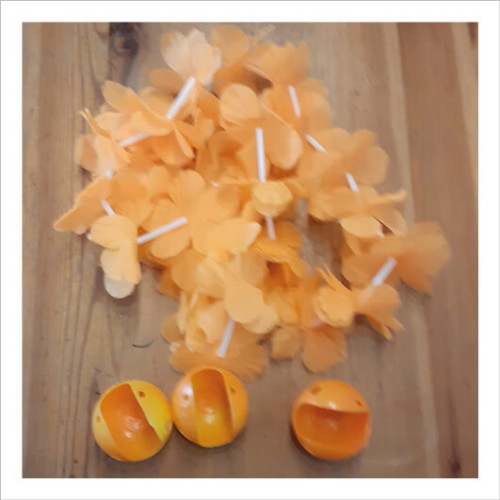 Oranje hawaiikrans + 3 oranje neuzen