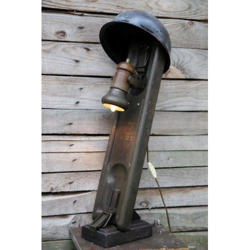 Unieke stoere handmade legerlamp