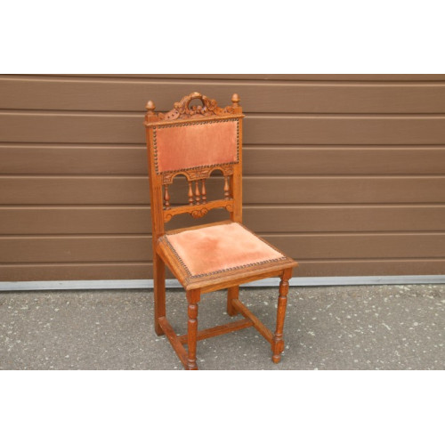 Antieke stoel houtsnijwerk