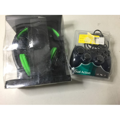 Headset, merk Grundig, kleur groen. 1x Dual action spelcontroller.