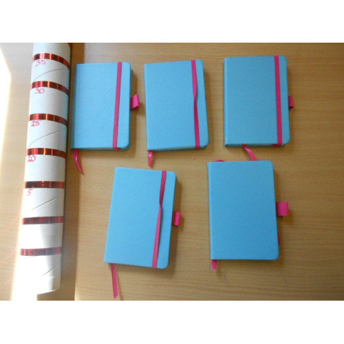 5 notitieboekjes A6 met elastiek en penhouder blauw