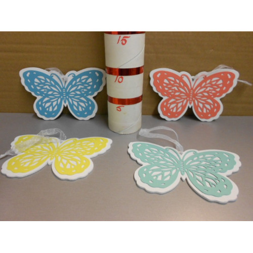 25 houten vlinders met dubbelzijdig tape achter, div kleuren