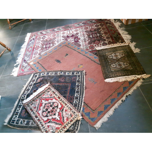 Diverse perzische tapijten, grootste 125 x 175 cm
