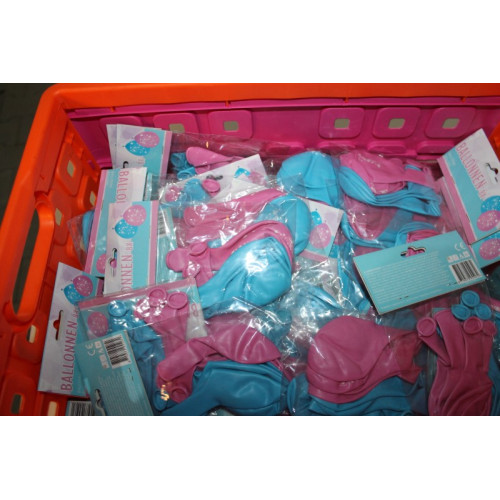 Ballonnen ca 60 verpakkingen a 8 stuks roze en blauw