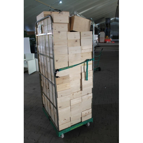 Kar vol met houten kistjes ca 100 stuks