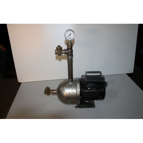 Grundfos CH12-40 A-W-G-BQQE Pump 2.5 m3 P/u waterpomp