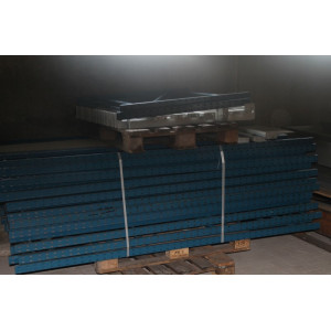 Pallet stelling  blauw met draagbalken staanders ruim 2 meter 20 staanders   in balken