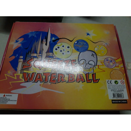 squeeze waterball  12 stuks in display