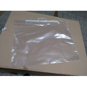 Plastic tas met  handgreep  middel model 1 ds. a 200 stuks 56x45  VAK 130