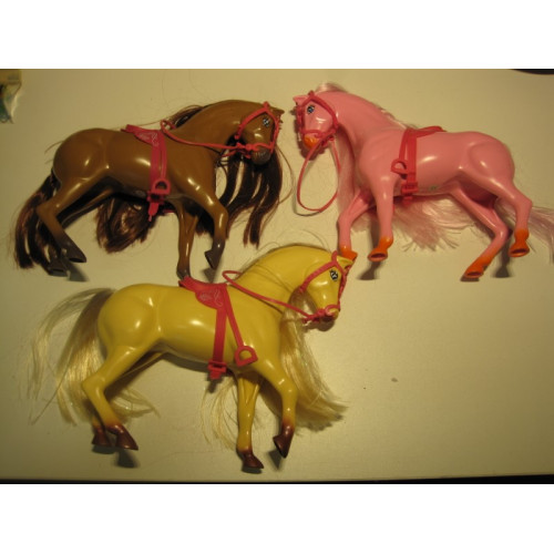 3 speelgoed paarden