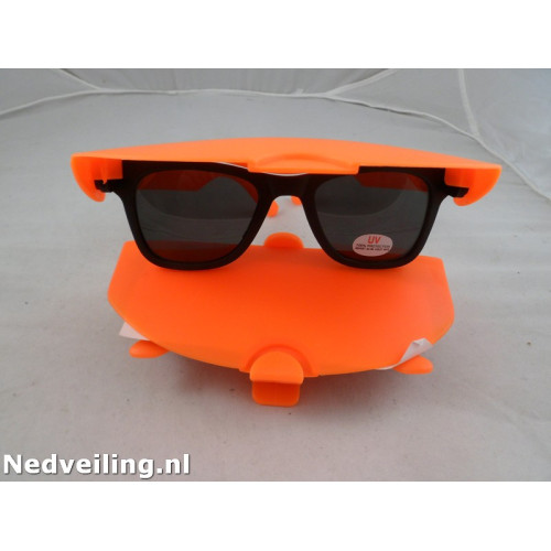 12x Oranje zonnebril met klep 