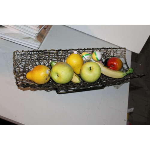 Fruitschaal met nepfruit