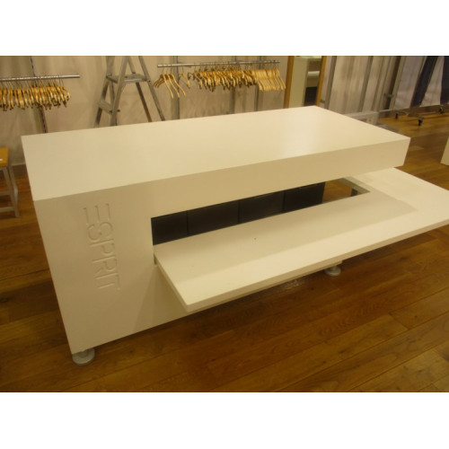 Winkel display meubel inclusief verrijdbare kisten is demonteerbaar