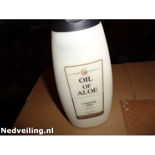 48x Oil of Aloe cleansing milk 400ml