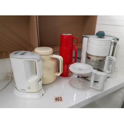 koffiezetapparaat, koffiekan, waterkoker, thermoskan en thermosfles