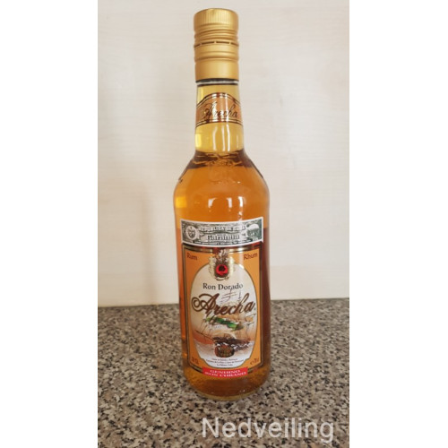 Arecha Ron Dorado Rum 70 cl 38 % aantal 1 stuks.