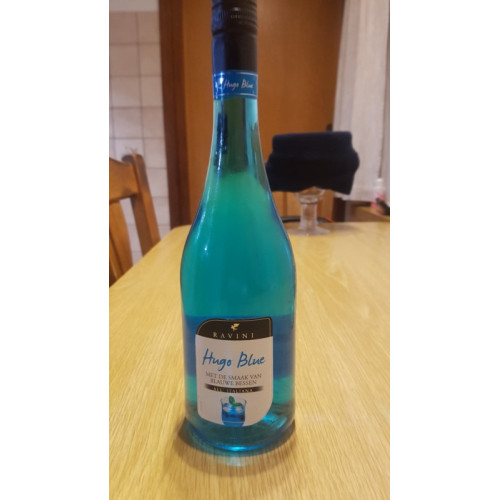Hugo blue ravini 6,9% inhoud 75 cl aantal 1 fles.