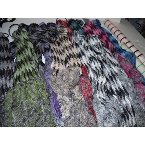 Dames mode shawls uit bekende keten 12 stuks