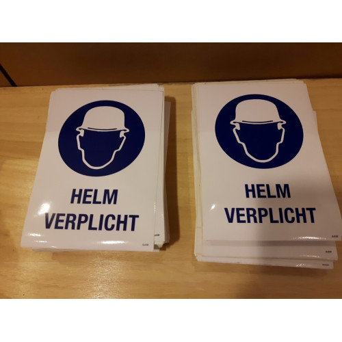 Sticker helm verplicht, ruim 200 stuks