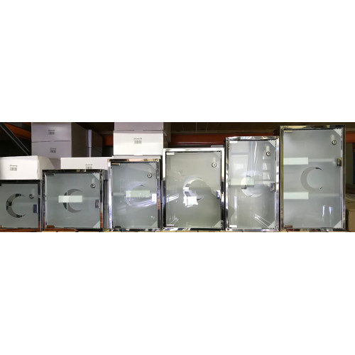 6 RVS Medicijnkastje met slot magnetische deur (kan krasje of deukje inzitten) 30 x 30 x 12 cm