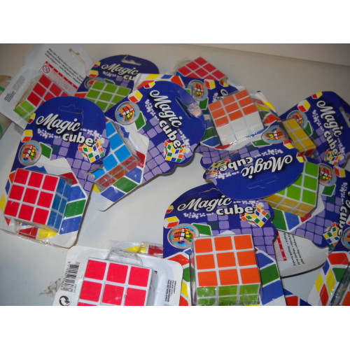 Magic cubes, 10 stuks, niet alle verpakkingen zijn heel netjes
