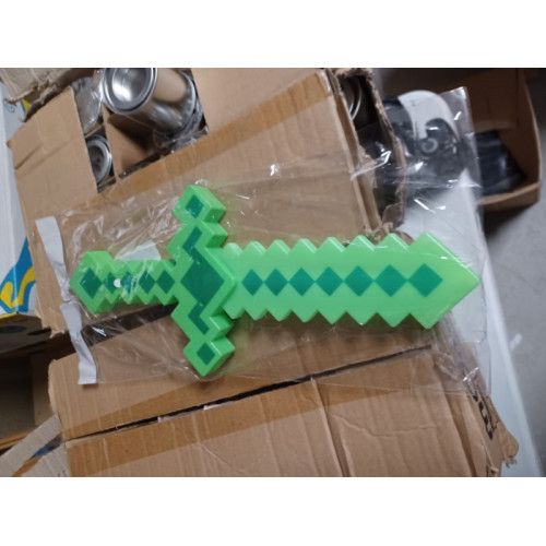 mInecraft speelgoed hamer met licht en geluid 1x groen in Krat