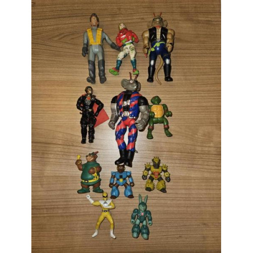 11 x Actie figuren poppetjes oa Turtles, Power Rangers.