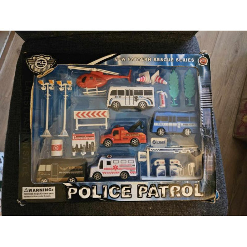 1 x Police patrol auto set.